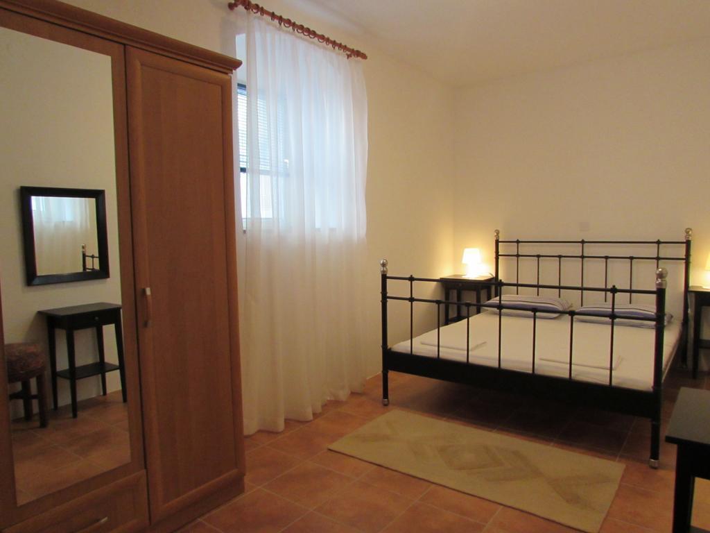Apartments Madirazza Trogir Exterior photo