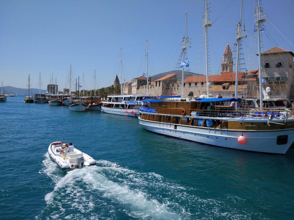 Apartments Madirazza Trogir Exterior photo